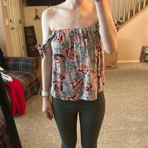 AMERICAN EAGLE OFF THE SHOULDER BLOUSE